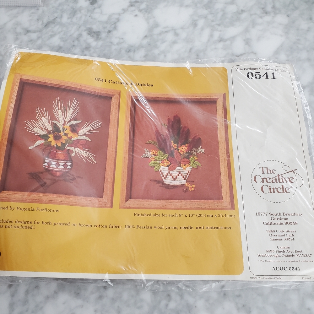 Cattails and Daisies crewel embroidery kit #0541 By Creative Circle Sealed